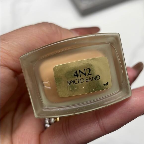 Estee Lauder Tan Foundation Long-Wearing Makeup 4n2 Spiced Sand - Picture 3 of 4